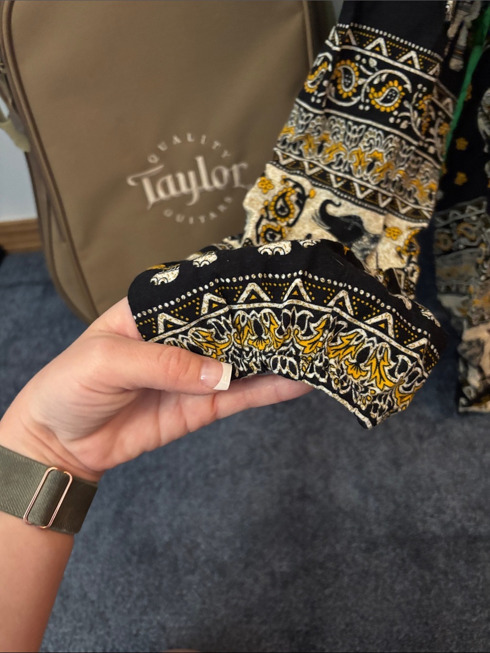 EARTHBOUND Black, Cream & Gold Elephant Print Lounge Pants - Picture 6 of 6